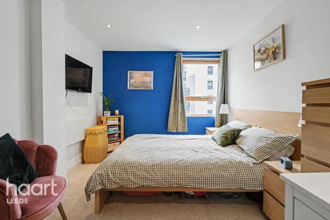 2 bedroom apartment for sale, East Street, LEEDS