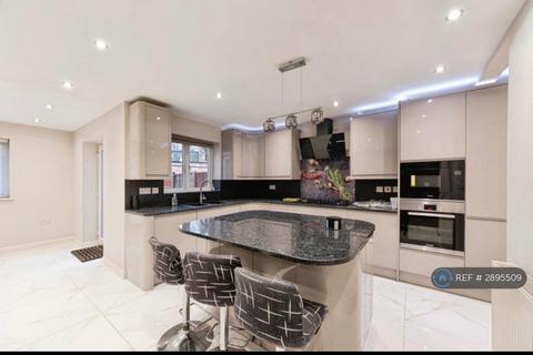 4 bedroom detached house to rent, Vine Lane, Birmingham, B27