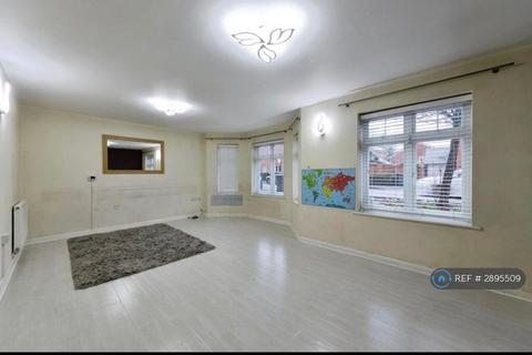 4 bedroom detached house to rent, Vine Lane, Birmingham, B27