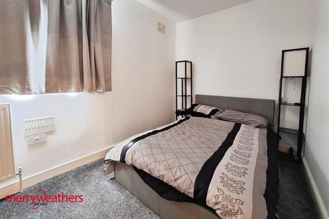 3 bedroom end of terrace house for sale, Fitzwilliam Street, Hoyland, Barnsley