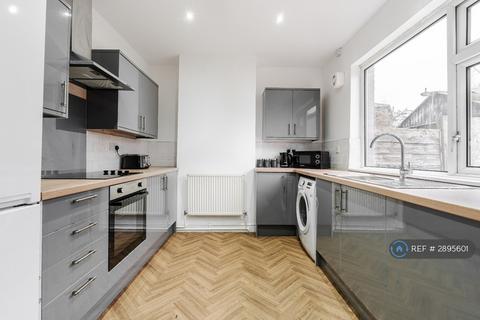 3 bedroom semi-detached house to rent, Macdonald Avenue, Bolton, BL4