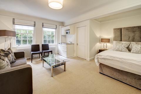 Studio to rent, Fulham Road, London, SW3