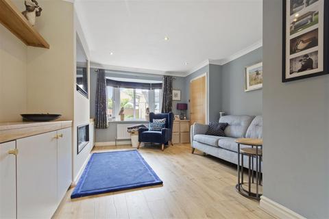 3 bedroom detached house for sale, Fairfax Grove, Leeds LS19
