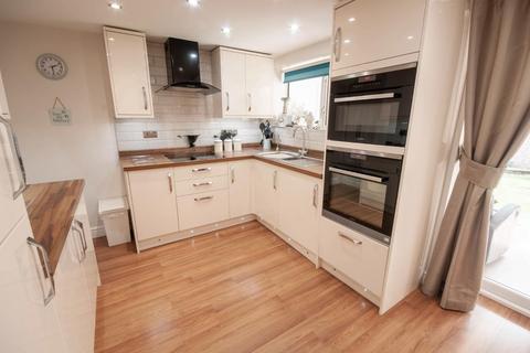 2 bedroom townhouse for sale, Hardman Close, Manchester M26