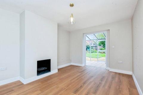 2 bedroom end of terrace house for sale, Kingsbury Drive, Old Windsor, Windsor
