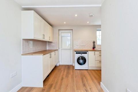 2 bedroom end of terrace house for sale, Kingsbury Drive, Old Windsor, Windsor