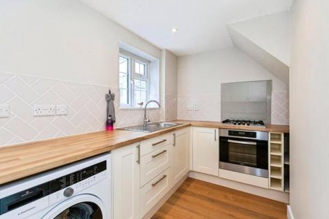 2 bedroom end of terrace house for sale, Kingsbury Drive, Old Windsor, Windsor
