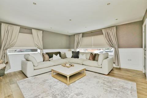4 bedroom detached house for sale, Harworth Avenue, Blyth, Worksop