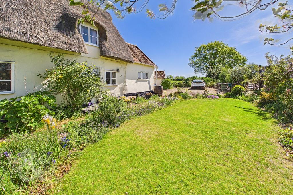 House exterior, garden