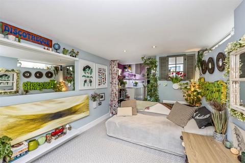 2 bedroom flat for sale, Westbourne Street, Hove