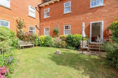 undefined, Potters Place, Horsham
