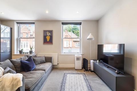 1 bedroom flat for sale, Upper High Street, Epsom