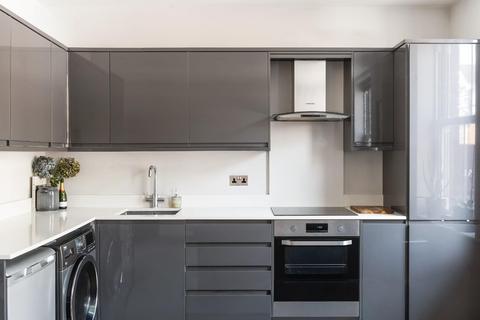 1 bedroom flat for sale, Upper High Street, Epsom