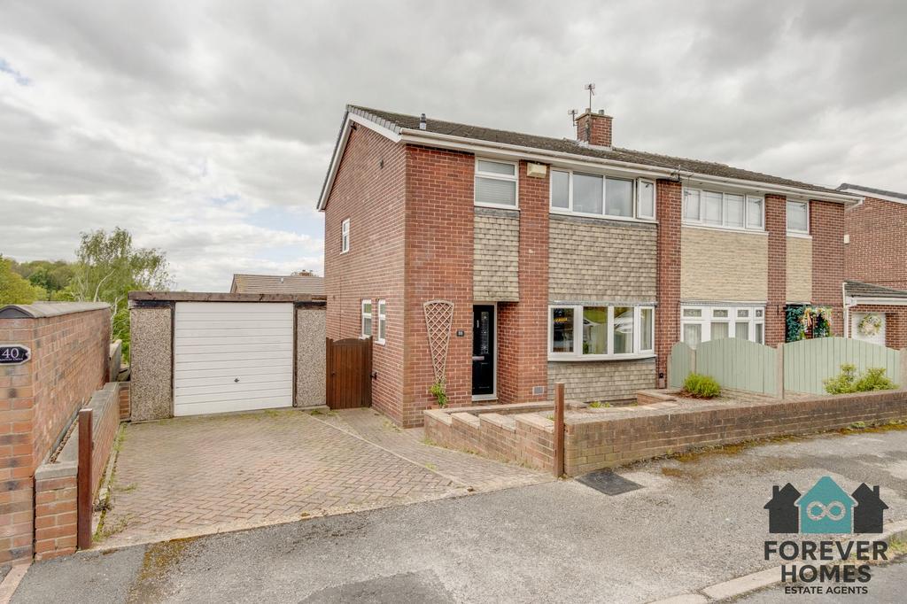 3 bedroom semi-detached house for sale
