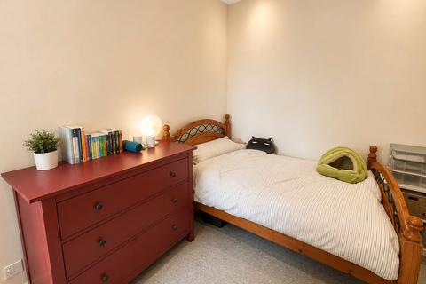 2 bedroom flat to rent, Winter Road, Hampshire PO4