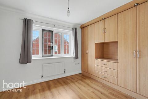 Principal Close, London