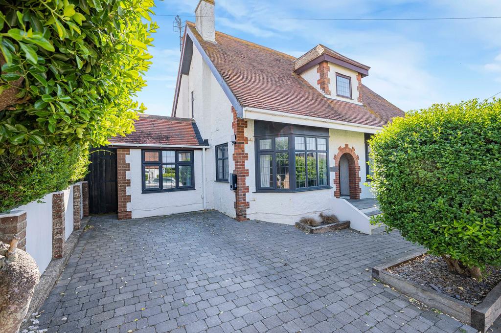 4 bedroom detached house for sale in Brighton