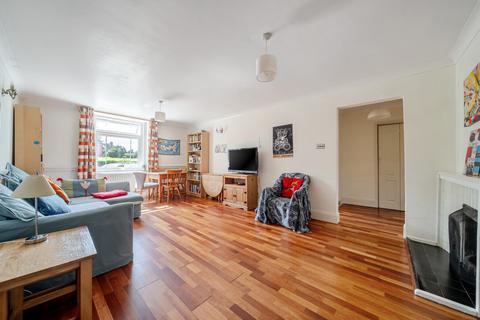 2 bedroom flat for sale, London Road, Surrey GU1