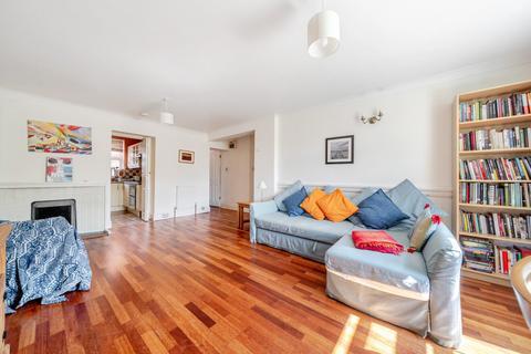 2 bedroom flat for sale, London Road, Surrey GU1