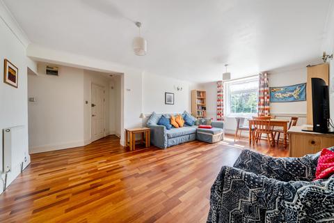 2 bedroom flat for sale, London Road, Surrey GU1