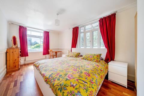 2 bedroom flat for sale, London Road, Surrey GU1
