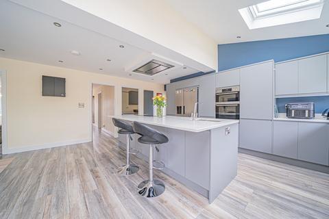 4 bedroom detached house for sale, Pettyfields Close, Knowle, B93