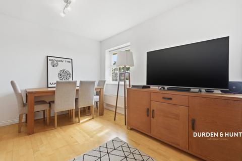 2 bedroom apartment for sale, Tomswood Hill, Hainault, IG6