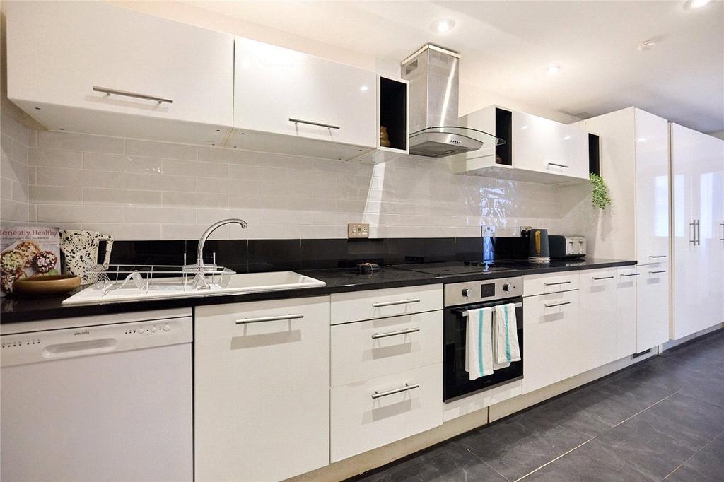 Apartment in London - View 3
