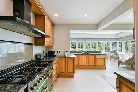 4 bedroom detached house for sale, White Beam Way, Tadworth