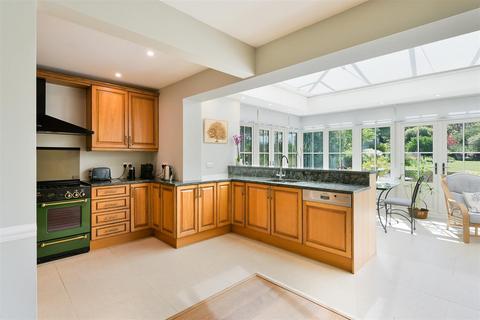 4 bedroom detached house for sale, White Beam Way, Tadworth