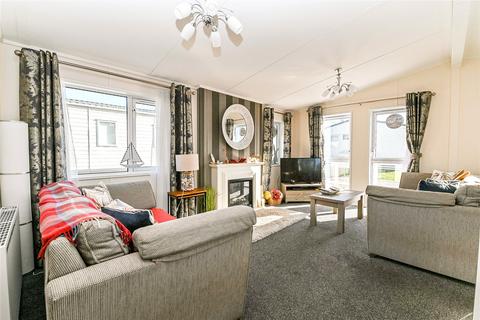 3 bedroom park home for sale, Chewton Meadow, Hoburne Naish Holiday Park, Barton On Sea, Hampshire, BH25