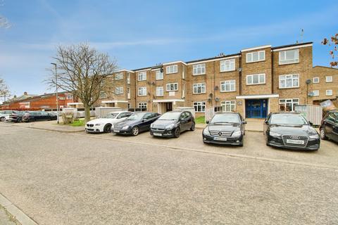 2 bedroom flat to rent, Thistle Drive , Peterborough PE2
