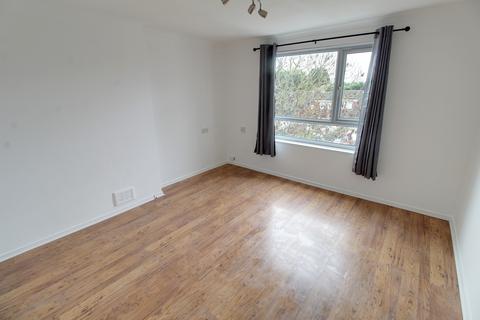 2 bedroom flat to rent, Thistle Drive , Peterborough PE2