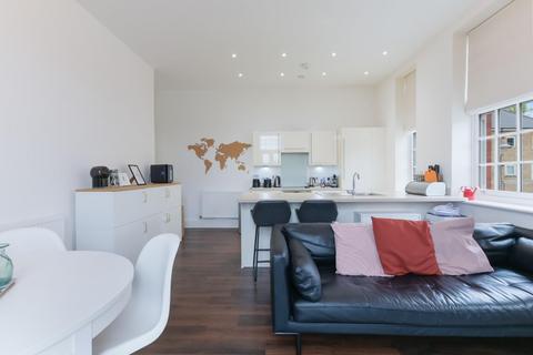 2 bedroom flat for sale, Sherwood Way, Epsom