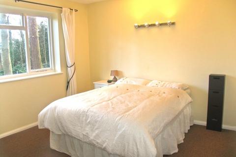 2 bedroom maisonette for sale, Gibbet Lane, Camberley, GU15