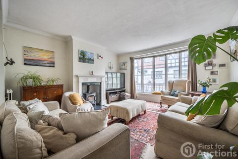2 bedroom end of terrace house for sale, High Street, Wargrave, Reading