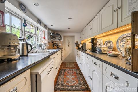 2 bedroom end of terrace house for sale, High Street, Wargrave, Reading