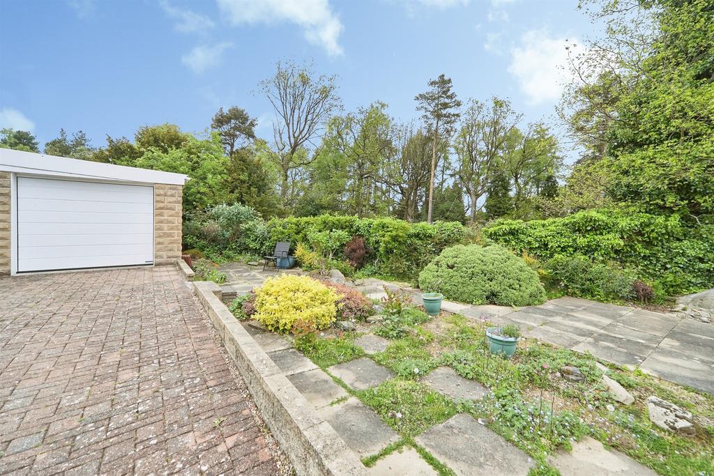 House exterior, garage