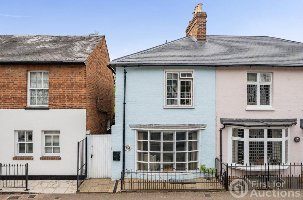 2 bedroom end of terrace house for sale