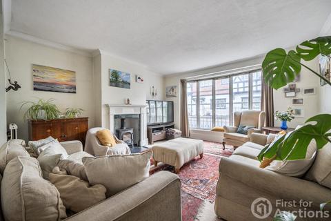 2 bedroom end of terrace house for sale, High Street, Wargrave, Reading