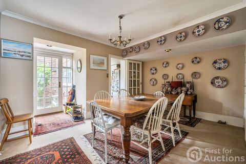 2 bedroom end of terrace house for sale, High Street, Wargrave, Reading