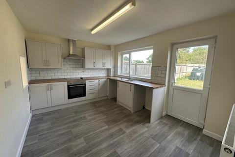 2 bedroom semi-detached house to rent, WIGGENHALL ST MARY