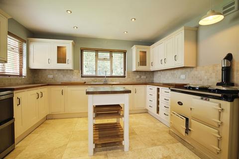 4 bedroom detached bungalow for sale, Roseland Avenue, Devizes