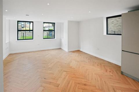 3 bedroom apartment for sale, Somerset Road, London W13