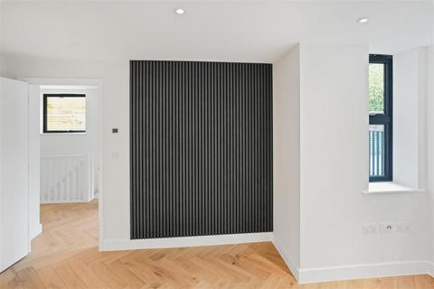 3 bedroom apartment for sale, Somerset Road, London W13