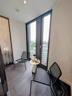 1 bedroom apartment for sale, Bondway, London SW8