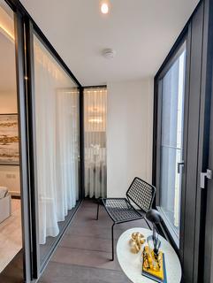 1 bedroom apartment for sale, Bondway, London SW8