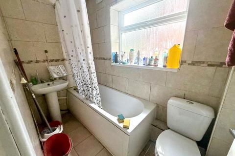 2 bedroom ground floor flat for sale, Clara Street, Benwell, Newcastle upon Tyne, Tyne and Wear, NE4 8PY