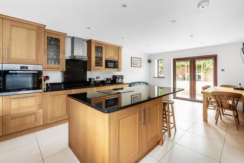4 bedroom detached house for sale, MILTON WAY, FETCHAM, KT22