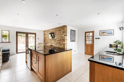 4 bedroom detached house for sale, MILTON WAY, FETCHAM, KT22